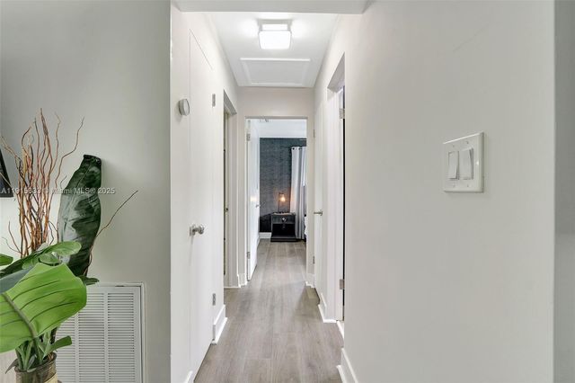 2809 NW 7th Ave, Wilton Manors, FL 33311