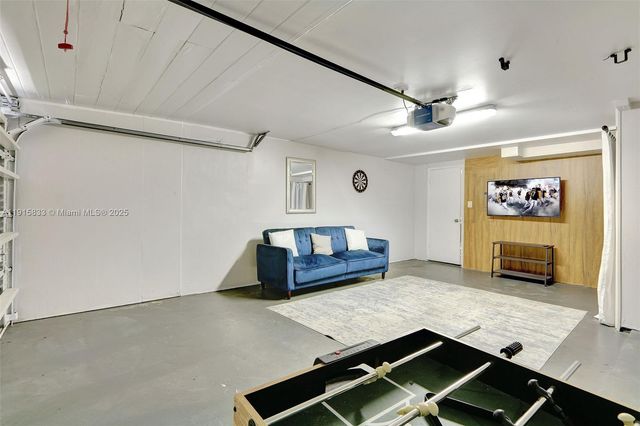 2809 NW 7th Ave, Wilton Manors, FL 33311