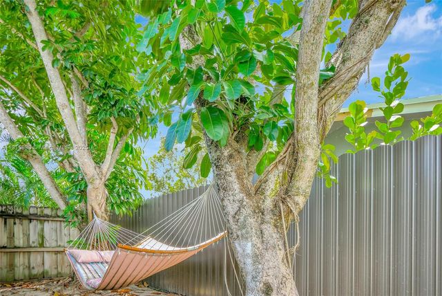 2809 NW 7th Ave, Wilton Manors, FL 33311