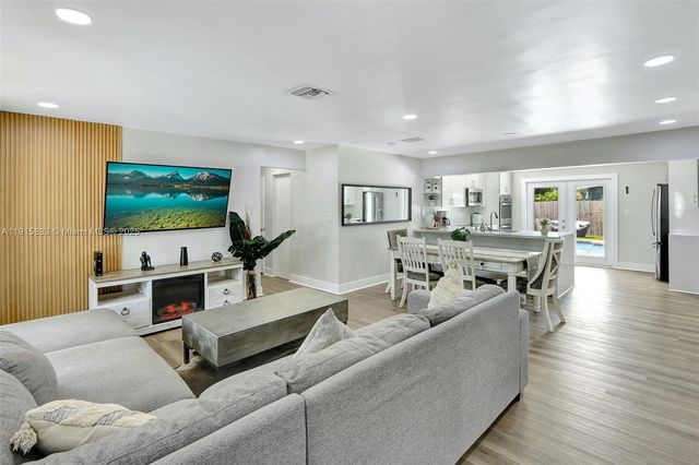 2809 NW 7th Ave, Wilton Manors, FL 33311