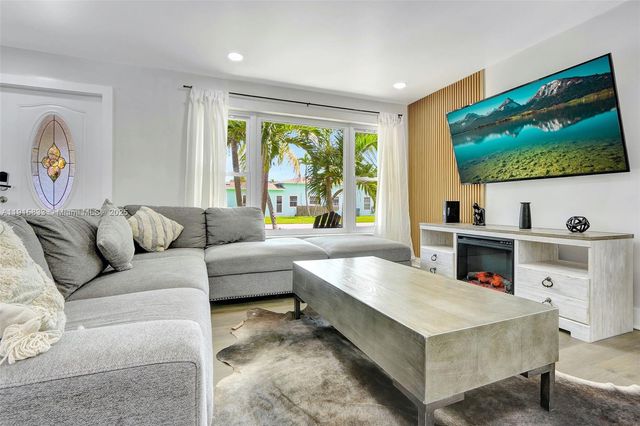 2809 NW 7th Ave, Wilton Manors, FL 33311