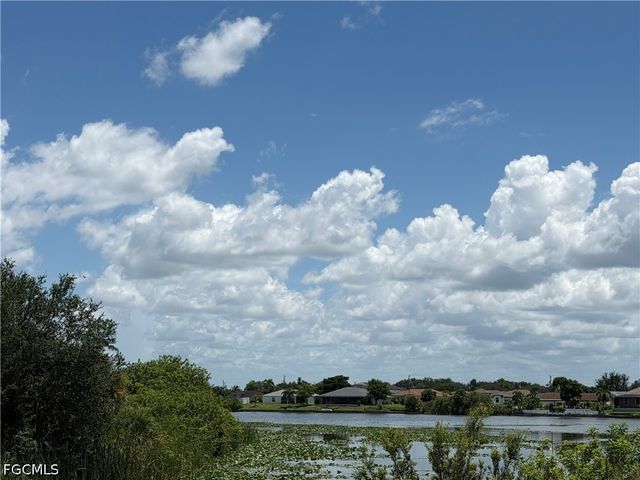 2113 NE 10th PL, Cape Coral, FL 33909