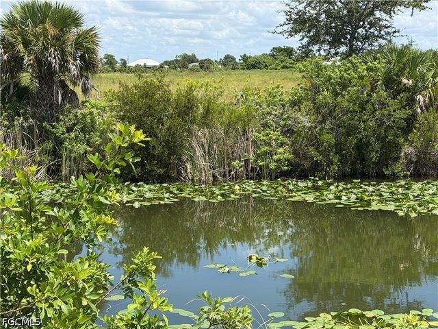 2113 NE 10th PL, Cape Coral, FL 33909