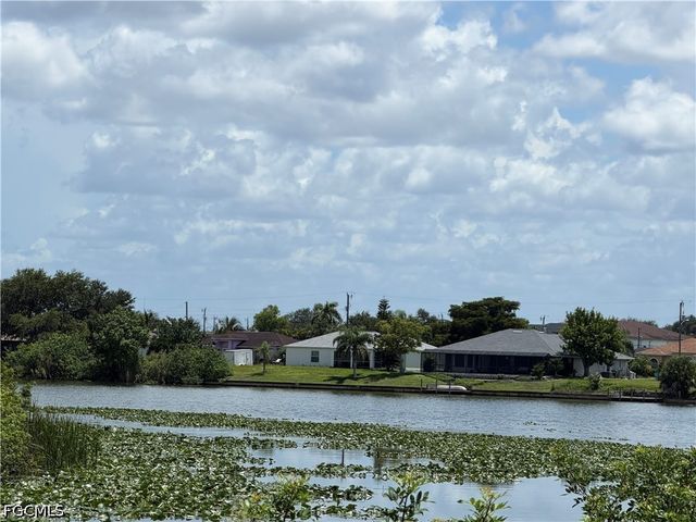 2113 NE 10th PL, Cape Coral, FL 33909