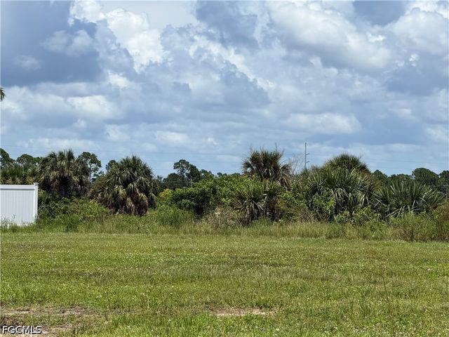 2113 NE 10th PL, Cape Coral, FL 33909