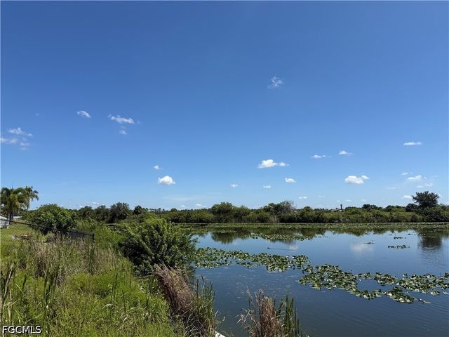 2113 NE 10th PL, Cape Coral, FL 33909