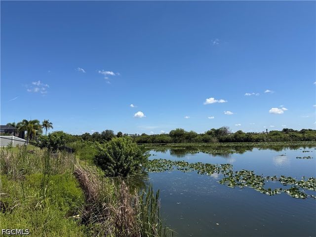 2113 NE 10th PL, Cape Coral, FL 33909