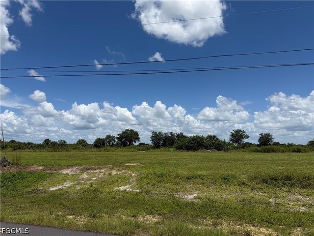2113 NE 10th PL, Cape Coral, FL 33909