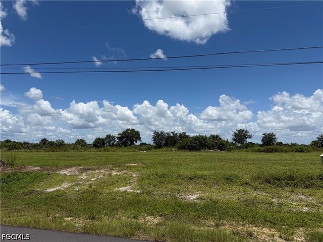 2113 NE 10th PL, Cape Coral, FL 33909