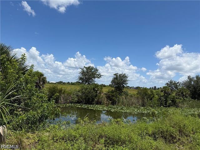 2113 NE 10th PL, Cape Coral, FL 33909
