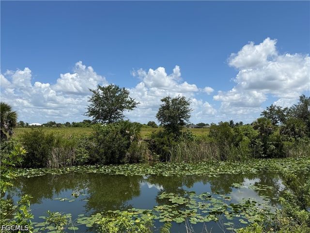 2113 NE 10th PL, Cape Coral, FL 33909