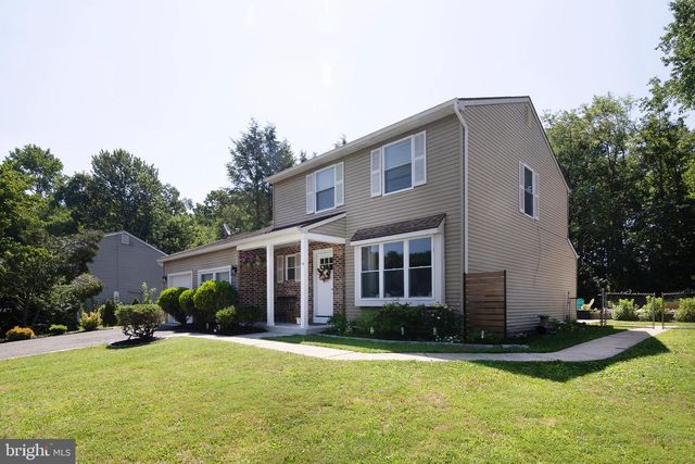 14 HEATHER DR, Sicklerville, NJ 08081