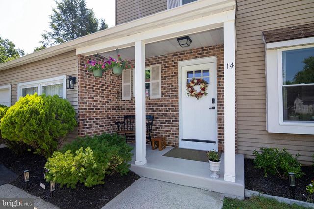 14 HEATHER DR, Sicklerville, NJ 08081
