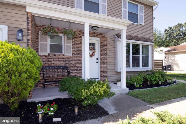 14 HEATHER DR, Sicklerville, NJ 08081
