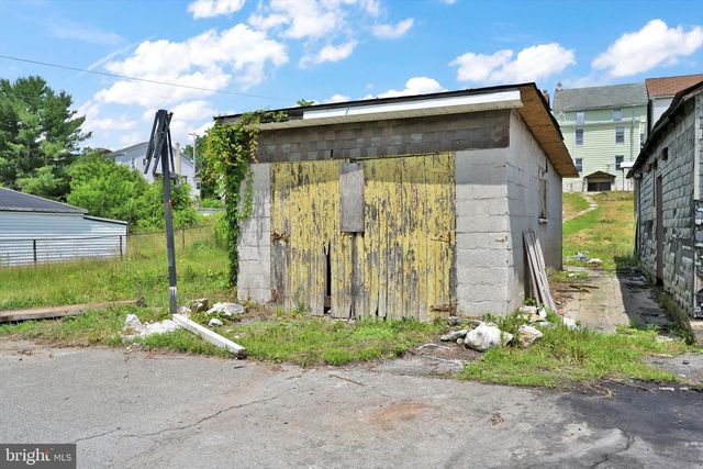 231 VALLEY ST, New Philadelphia, PA 17959