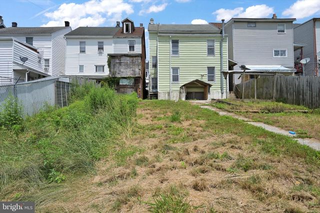 231 VALLEY ST, New Philadelphia, PA 17959