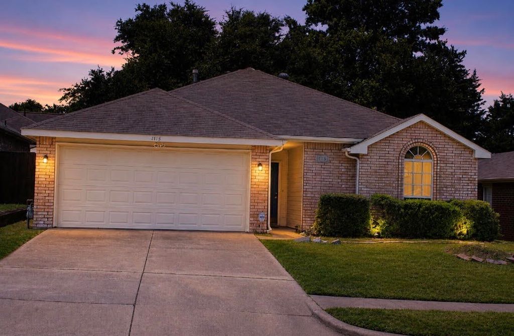 1115 Parker Court, Cedar Hill, TX 75104