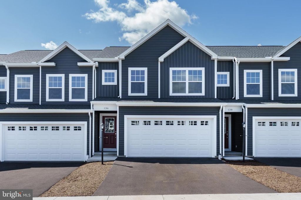 136 DOLOMITE DR, Port Matilda, PA 16870