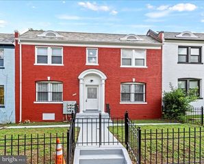 1258 SIMMS PL NE, Washington, DC 20002