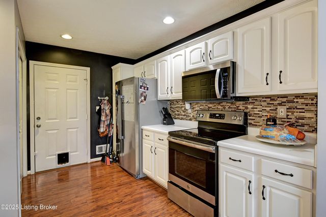 8116 Eagles Crest Ct, Louisville, KY 40291