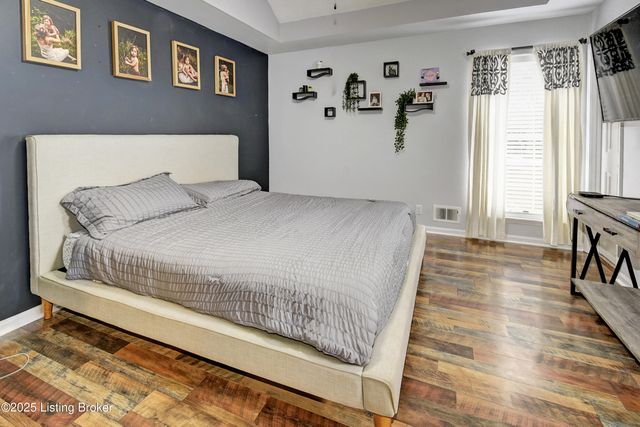 8116 Eagles Crest Ct, Louisville, KY 40291