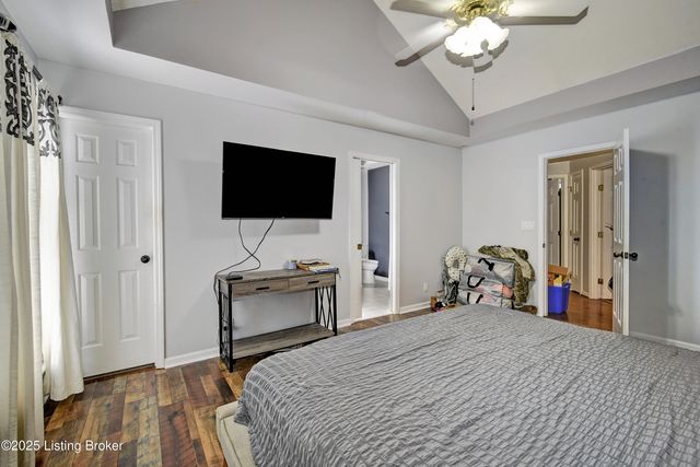 8116 Eagles Crest Ct, Louisville, KY 40291