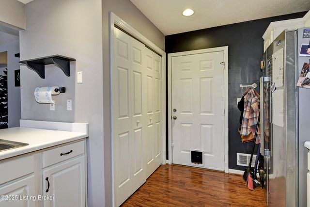 8116 Eagles Crest Ct, Louisville, KY 40291