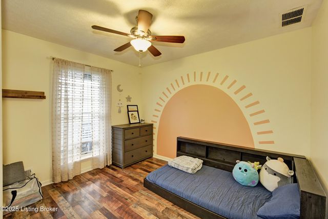 8116 Eagles Crest Ct, Louisville, KY 40291