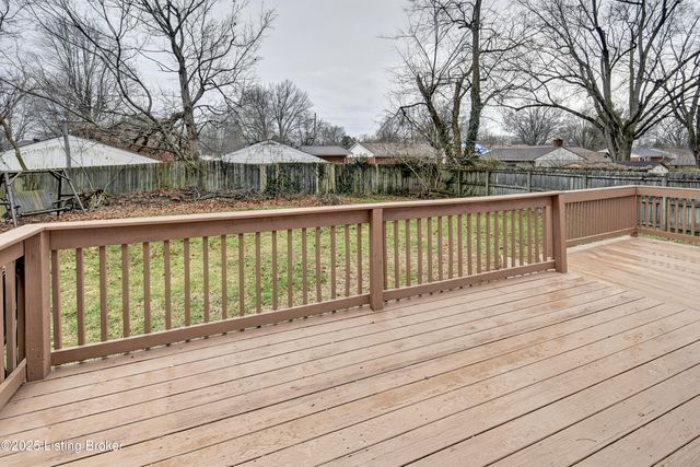 8116 Eagles Crest Ct, Louisville, KY 40291