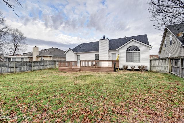 8116 Eagles Crest Ct, Louisville, KY 40291