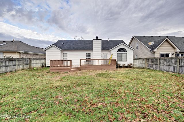 8116 Eagles Crest Ct, Louisville, KY 40291