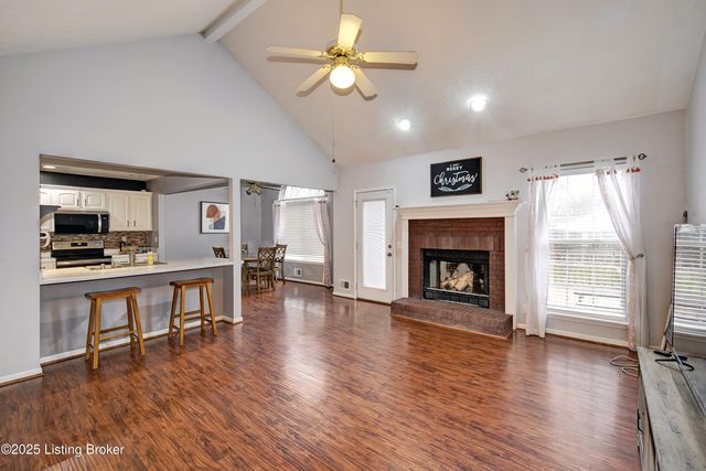 8116 Eagles Crest Ct, Louisville, KY 40291