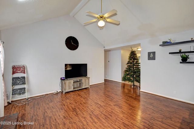 8116 Eagles Crest Ct, Louisville, KY 40291