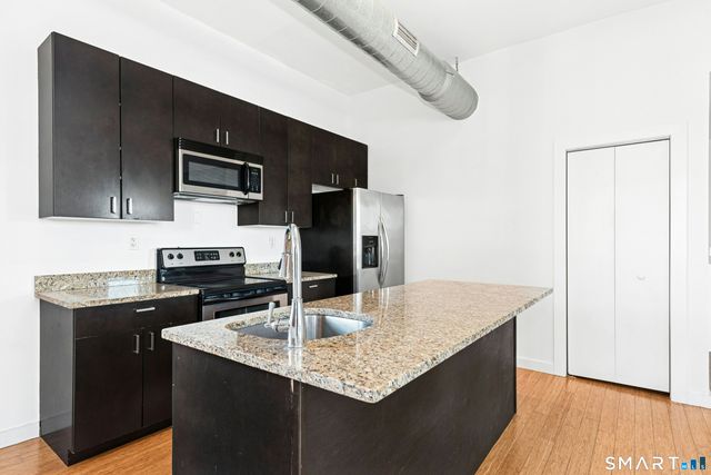 881 Lafayette Boulevard 4N, Bridgeport, CT 06604