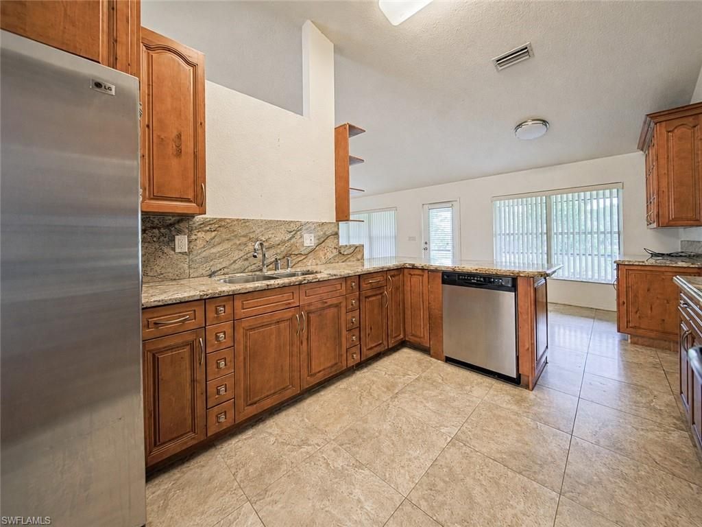 20 Hampton AVE, LEHIGH ACRES, FL 33936 — photo 3