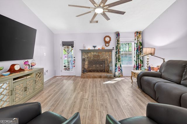 353 Glenmoor Place, Winder, GA 30680