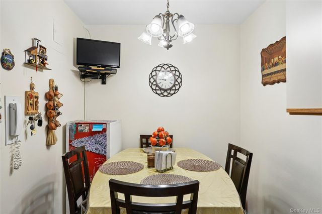 3305 90 Street 2D, Jackson Heights, NY 11372