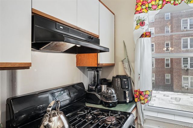 3305 90 Street 2D, Jackson Heights, NY 11372