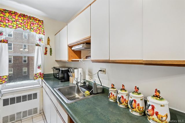 3305 90 Street 2D, Jackson Heights, NY 11372
