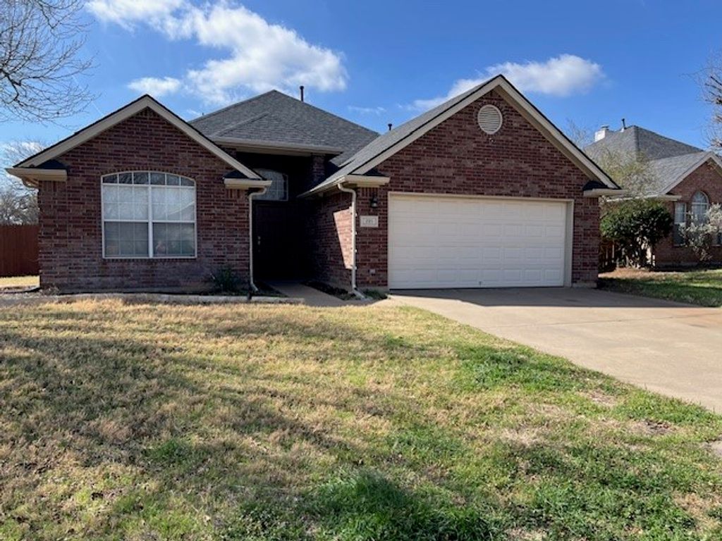201 Willow Street, Crowley, TX 76036