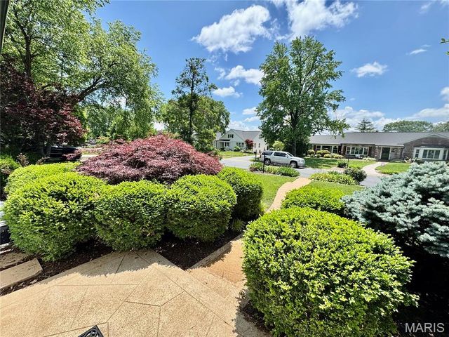 9053 Saranac Drive, Richmond Heights, MO 63117