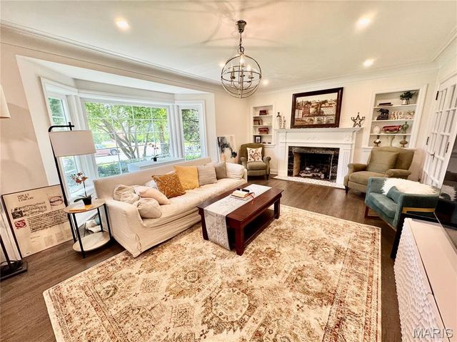 9053 Saranac Drive, Richmond Heights, MO 63117