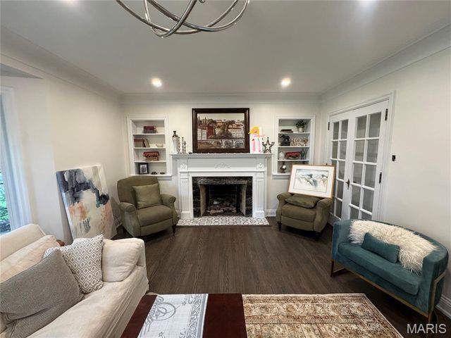9053 Saranac Drive, Richmond Heights, MO 63117