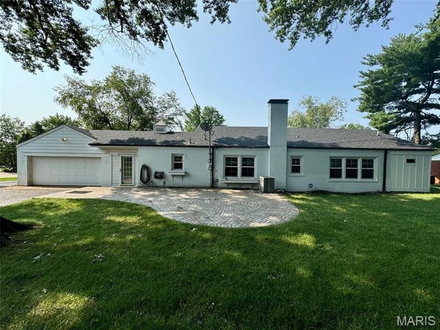 9053 Saranac Drive, Richmond Heights, MO 63117