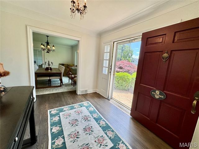 9053 Saranac Drive, Richmond Heights, MO 63117