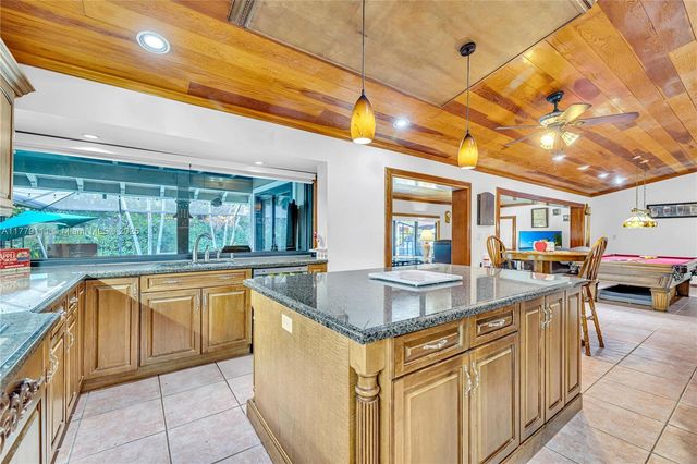 7801 SW 170th St, Palmetto Bay, FL 33157