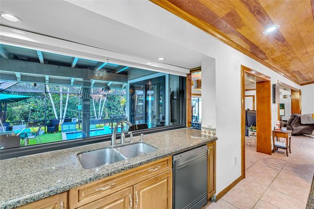 7801 SW 170th St, Palmetto Bay, FL 33157