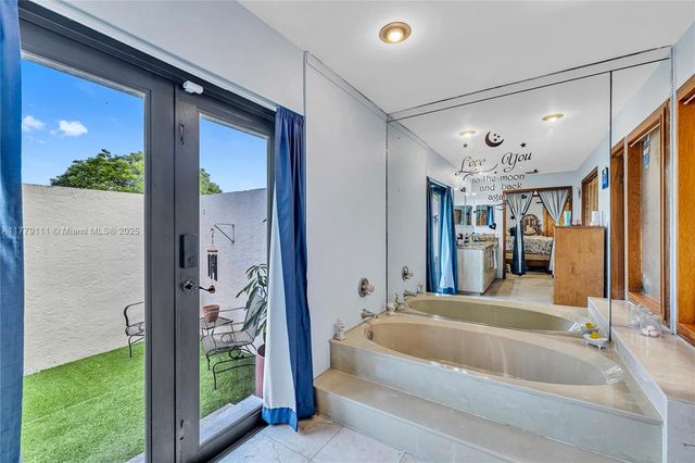 7801 SW 170th St, Palmetto Bay, FL 33157