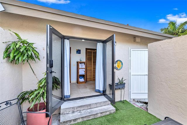 7801 SW 170th St, Palmetto Bay, FL 33157