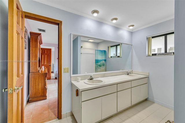 7801 SW 170th St, Palmetto Bay, FL 33157